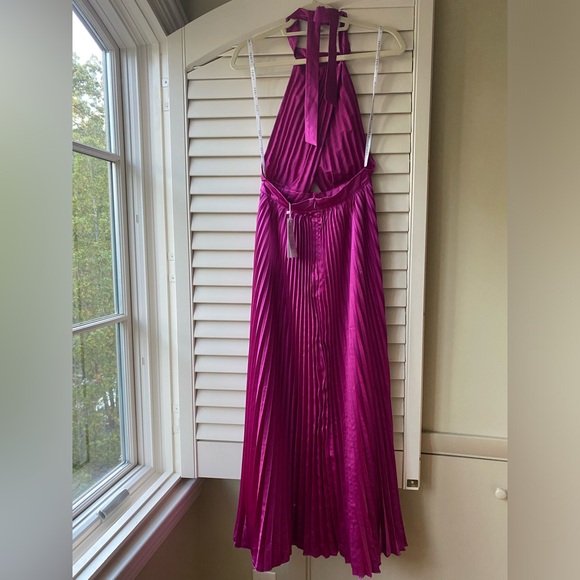 NWT REVOLVE L’idee Renaissance pleated halter gown in magenta / purple / grape 4 - Picture 5 of 11